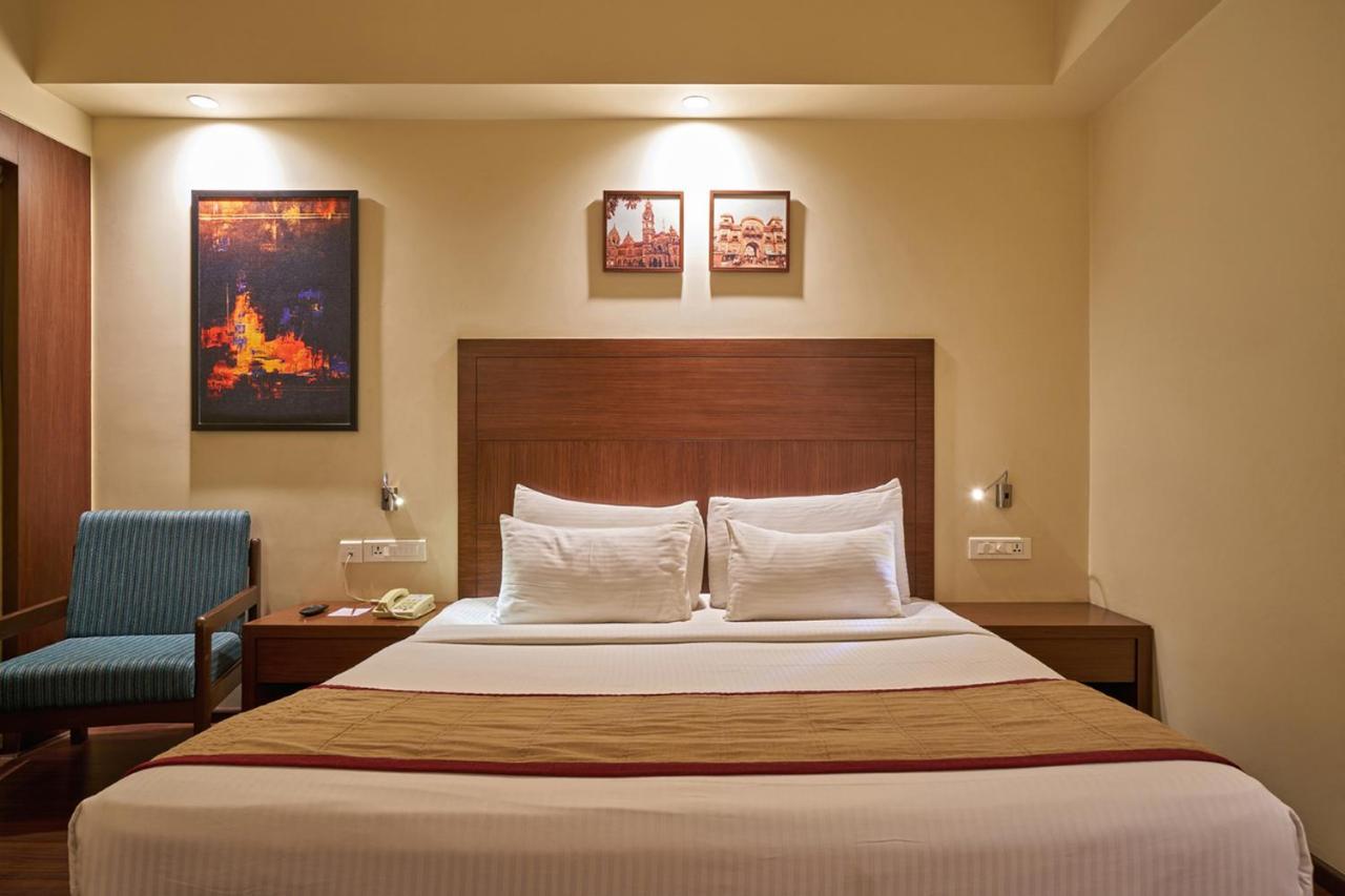 Hotel Ramee Panchshil Kolhapur Exterior foto
