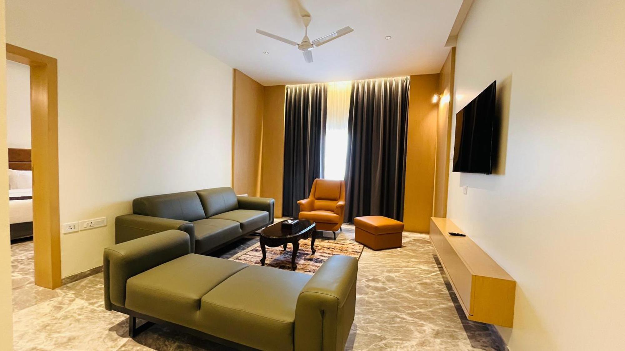 Hotel Ramee Panchshil Kolhapur Exterior foto