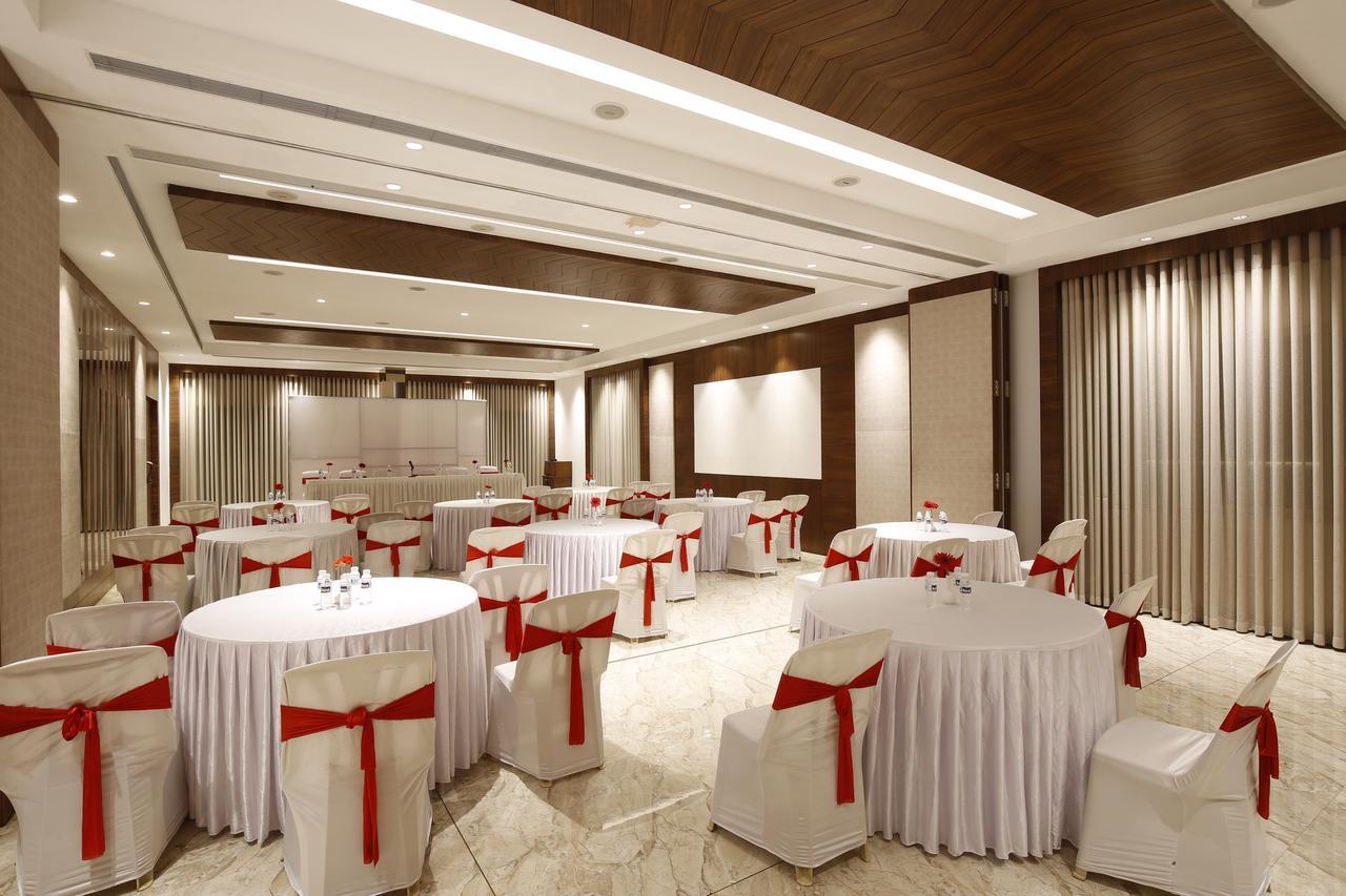 Hotel Ramee Panchshil Kolhapur Exterior foto