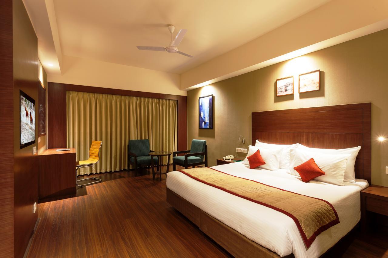 Hotel Ramee Panchshil Kolhapur Exterior foto