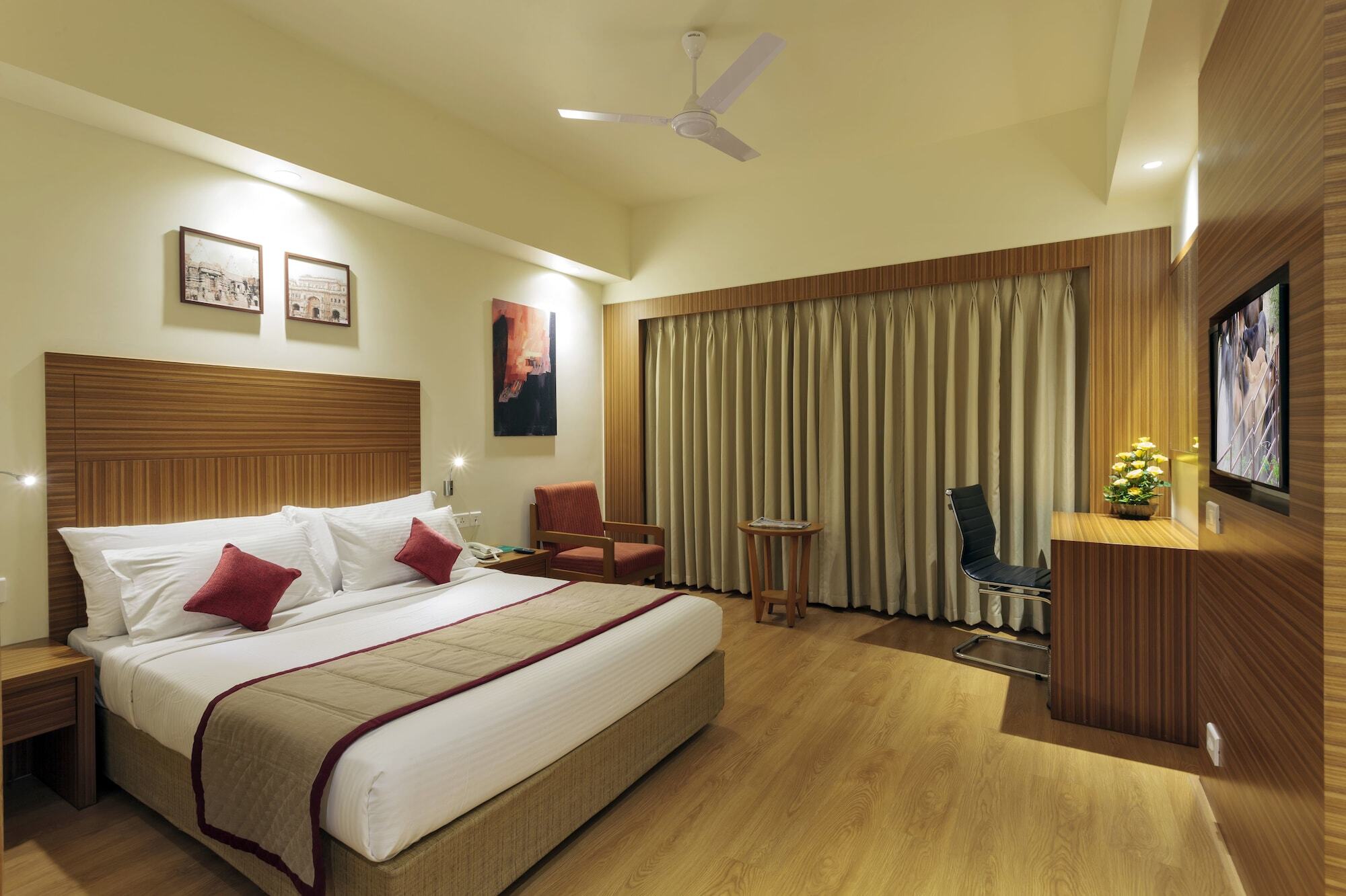 Hotel Ramee Panchshil Kolhapur Exterior foto
